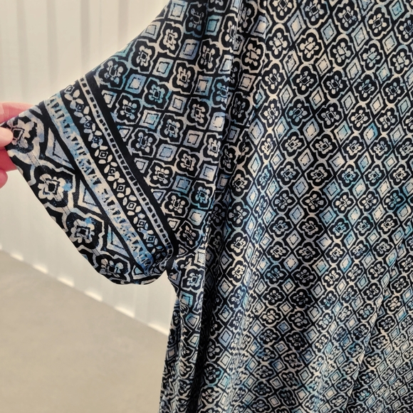 Avenue Blue Print Tunic Top Women's Plus 26/28 - Picture 5 of 5